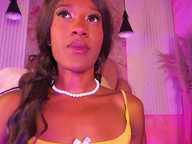 Sofi-Thomas live cam on BongaCams