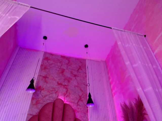 Sofi-Thomas live cam on BongaCams