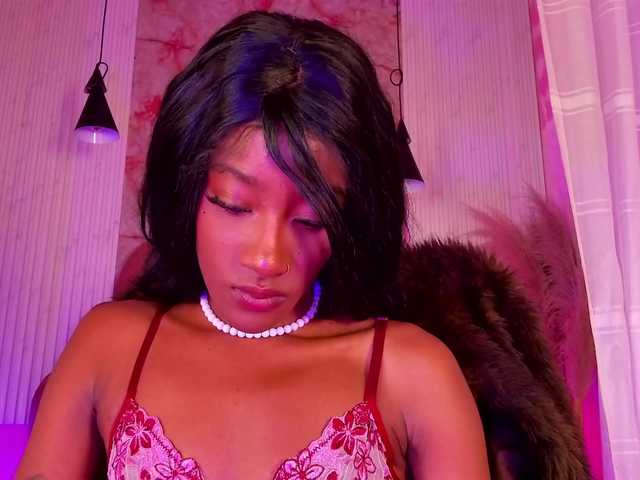 Sofi-Thomas live cam on BongaCams
