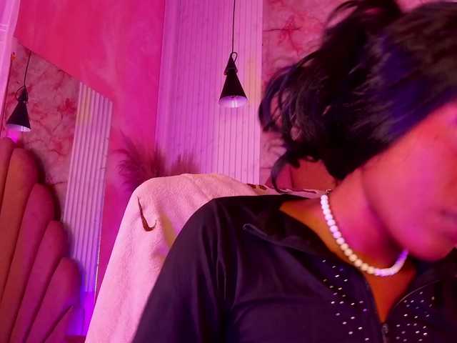 Sofi-Thomas live cam on BongaCams