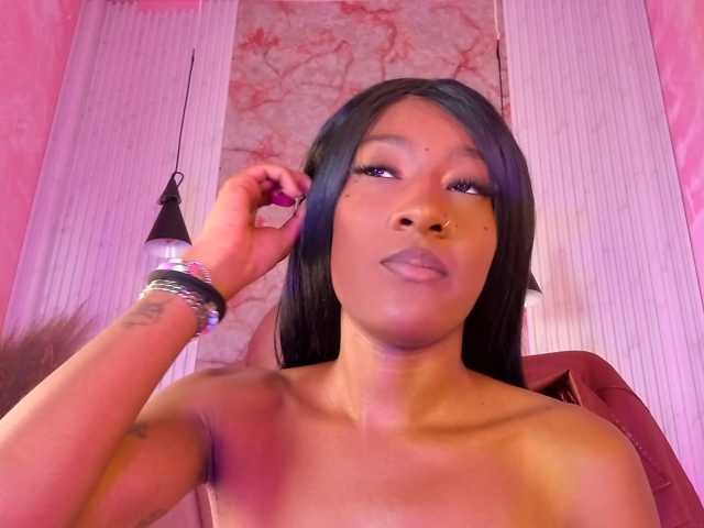 Sofi-Thomas live cam on BongaCams