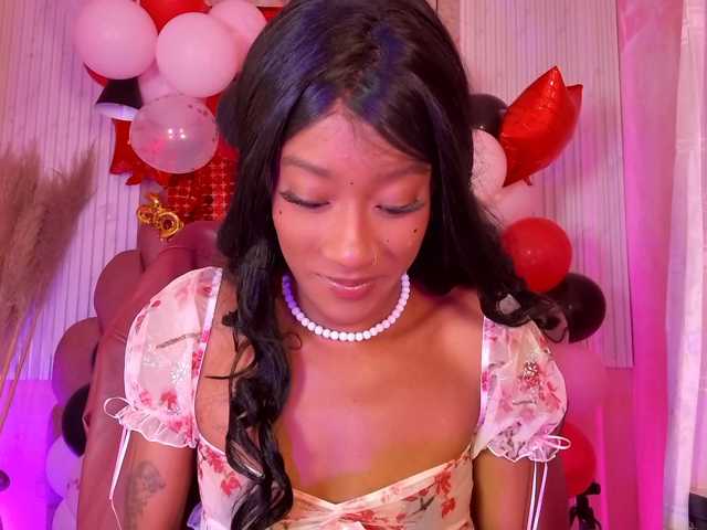 Sofi-Thomas in webcam