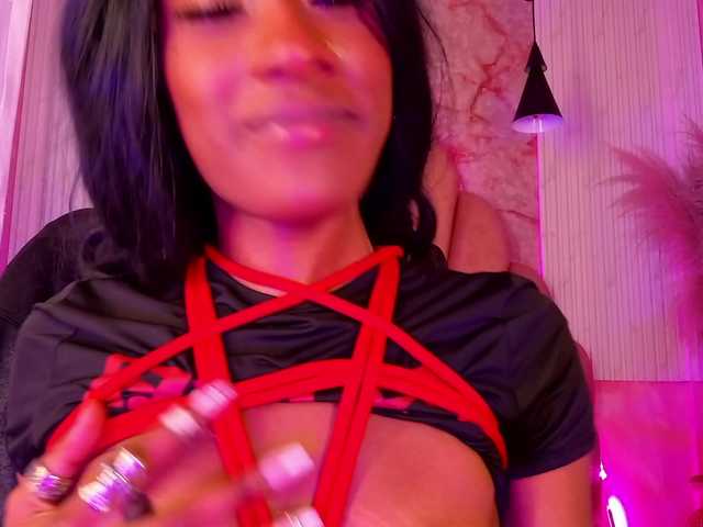 Sofi-Thomas live cam on BongaCams