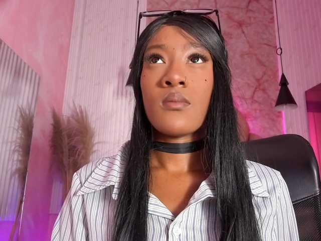 Sofi-Thomas live cam on BongaCams