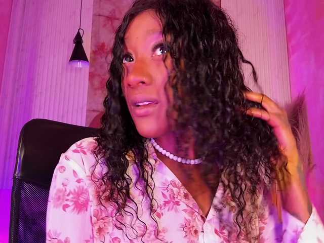 Sofi-Thomas live cam on BongaCams