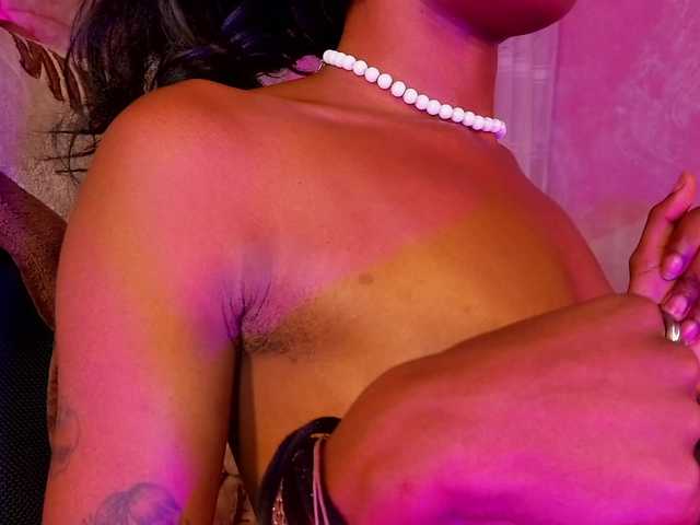 Sofi-Thomas live cam on BongaCams