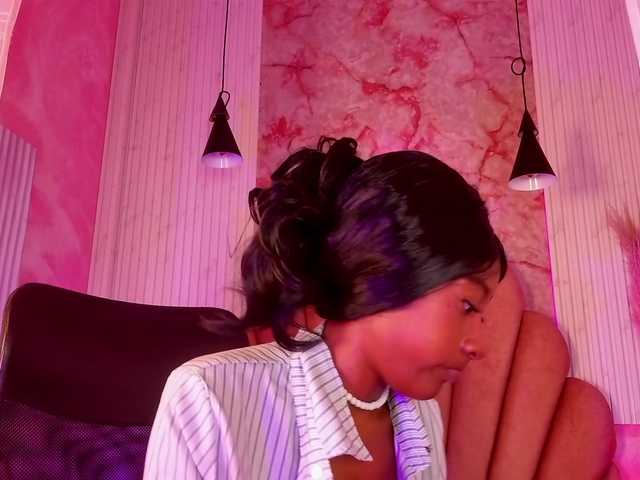 Sofi-Thomas live cam on BongaCams