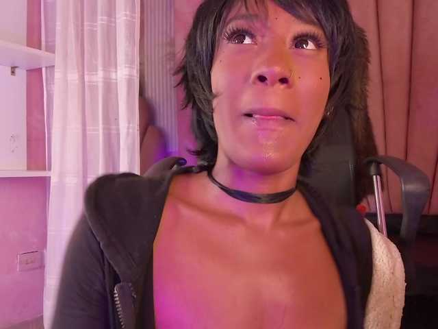Sofi-Thomas live cam on BongaCams