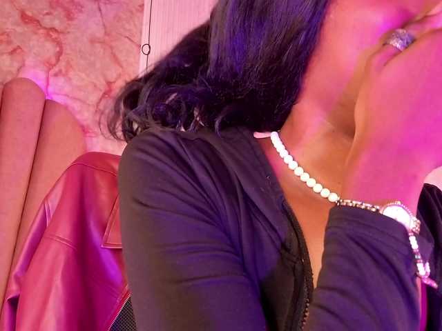 Sofi-Thomas live cam on BongaCams