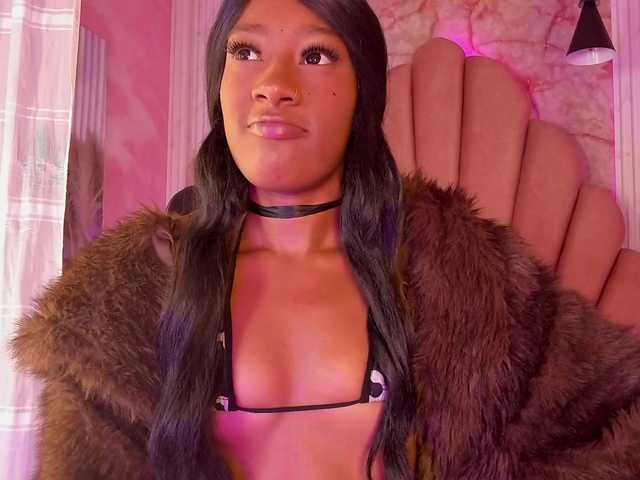 Sofi-Thomas live cam on BongaCams