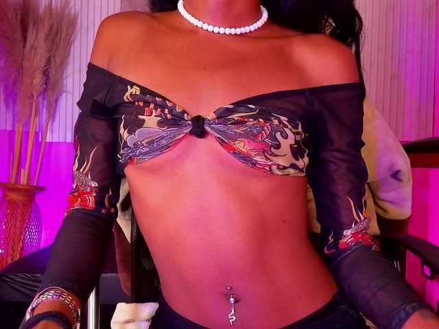 Sofi-Thomas live cam on BongaCams