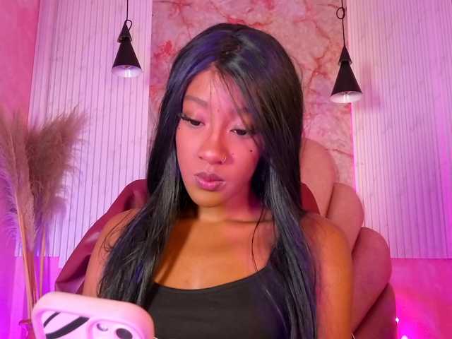 Sofi-Thomas live cam on BongaCams