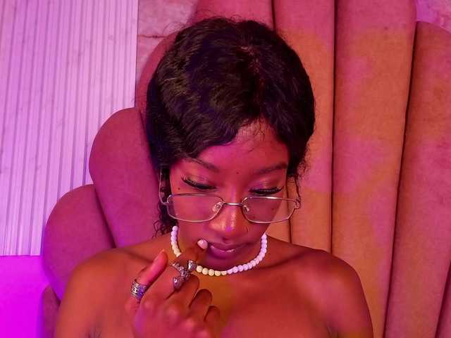 Sofi-Thomas live cam on BongaCams