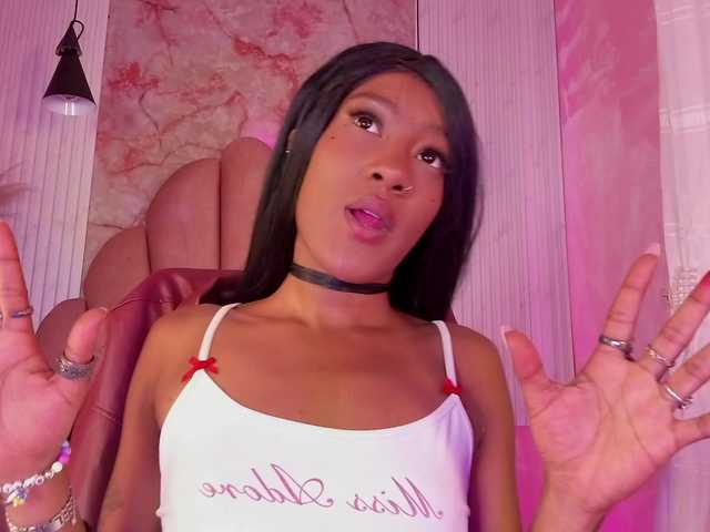 Sofi-Thomas live cam on BongaCams