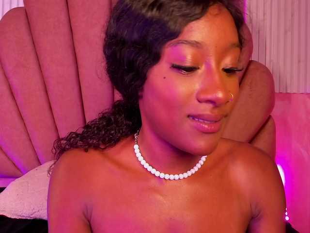Sofi-Thomas live cam on BongaCams