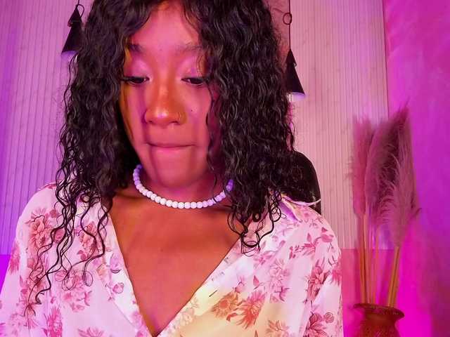 Sofi-Thomas live cam on BongaCams