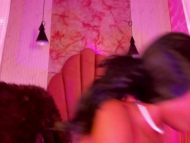 Sofi-Thomas live cam on BongaCams