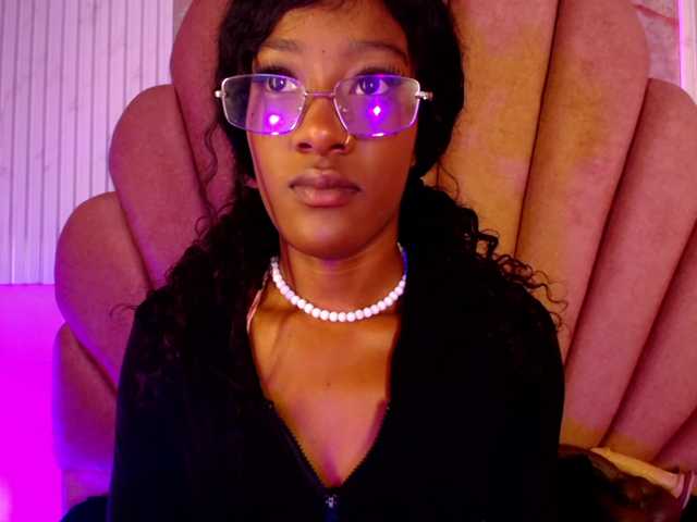 Sofi-Thomas live cam on BongaCams