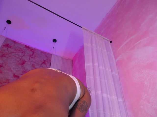 Sofi-Thomas live cam on BongaCams