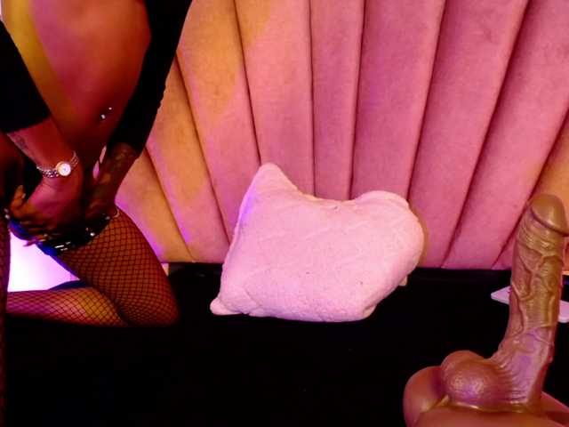 Sofi-Thomas live cam on BongaCams