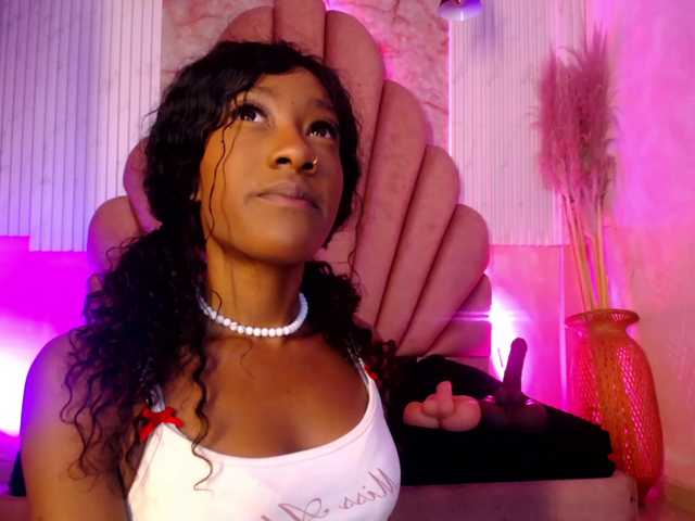 Sofi-Thomas live cam on BongaCams