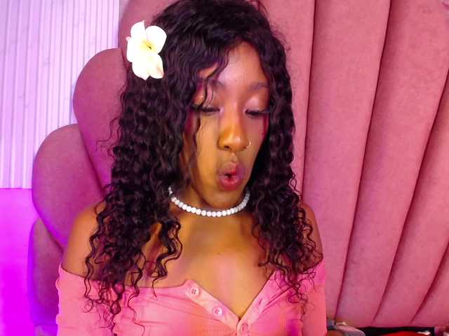 Sofi-Thomas live cam on BongaCams