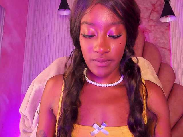 Sofi-Thomas live cam on BongaCams