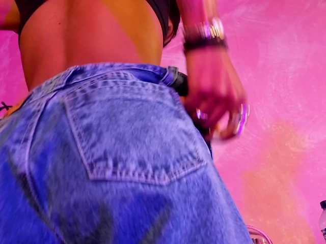 Sofi-Thomas live cam on BongaCams