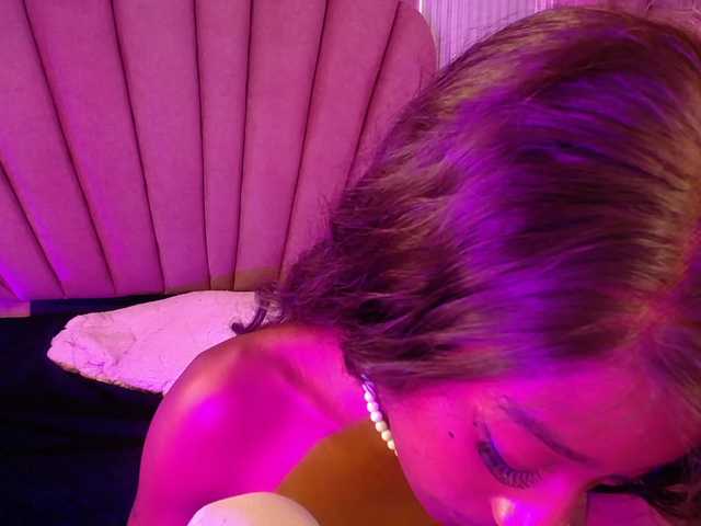 Sofi-Thomas live cam on BongaCams