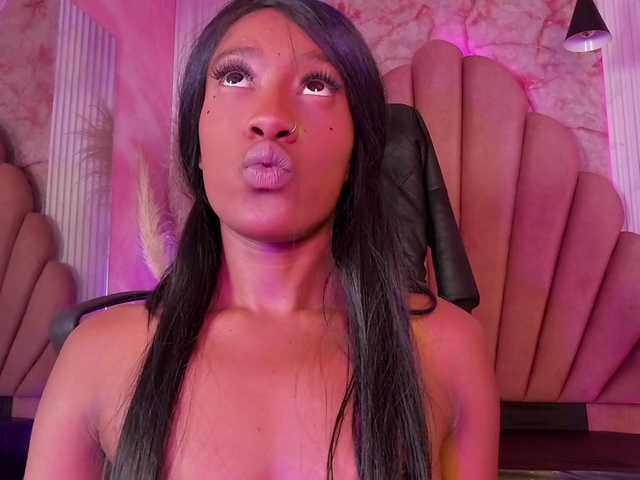 Sofi-Thomas live cam on BongaCams