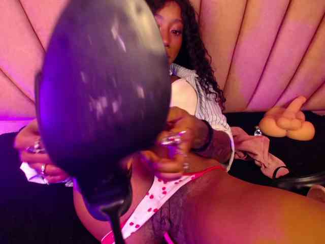 Sofi-Thomas Sex Cam Show