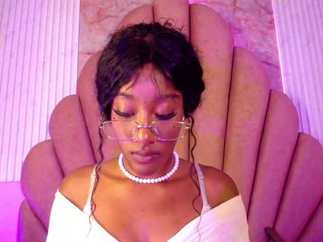 Sofi-Thomas Sex Cam Show