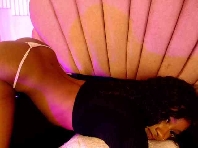 Model: Sofi-Thomas