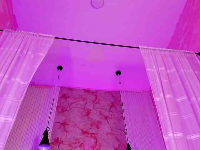 Sofi-Thomas Live Webcam on BongaCams