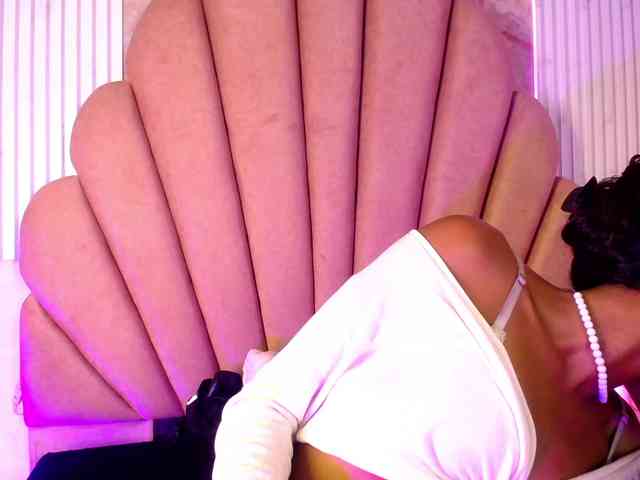 Sofi-Thomas Sex Cam Show