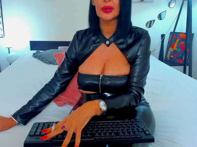 shanon4u live webcam show