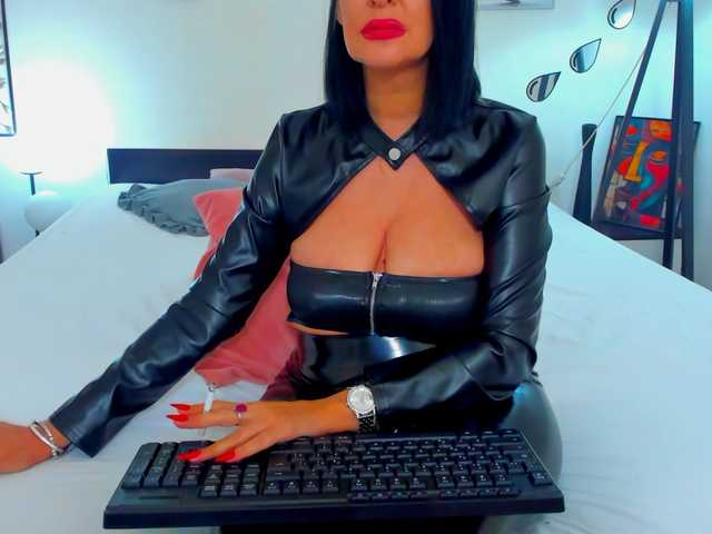 shanon4u live webcam show