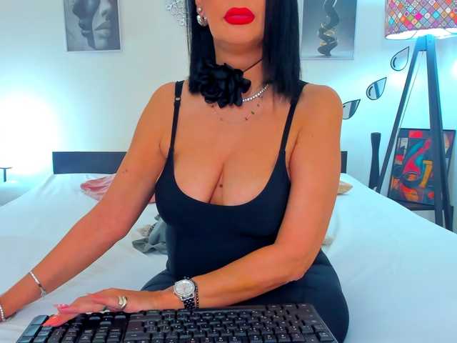 shanon4u live cam on BongaCams