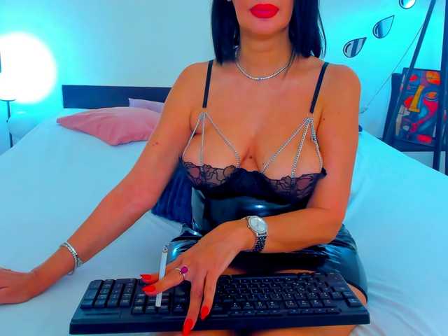 shanon4u live webcam show