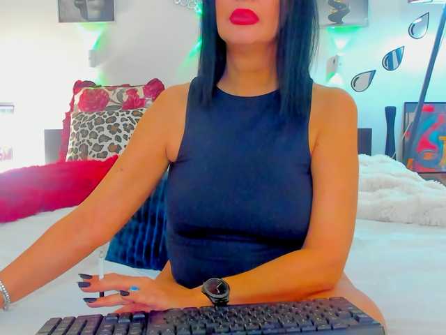 shanon4u live cam on BongaCams