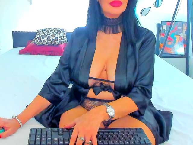 shanon4u live cam on BongaCams