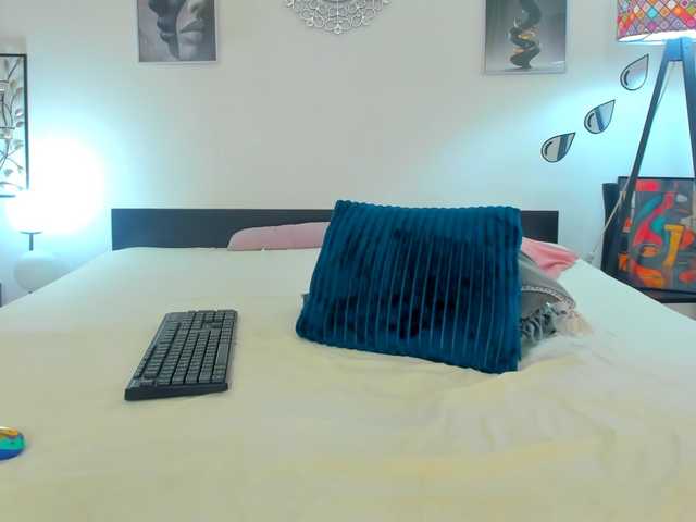 shanon4u live cam on BongaCams