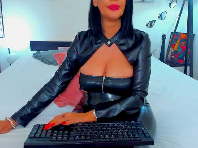 shanon4u live webcam show
