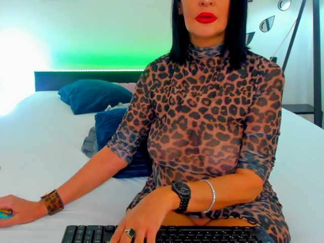 shanon4u live cam on BongaCams