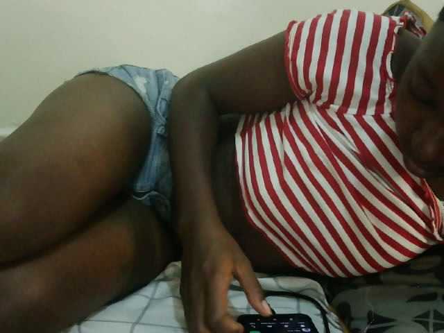 Prettyebony3 live cam on BongaCams