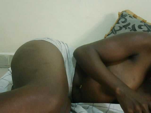 Prettyebony3