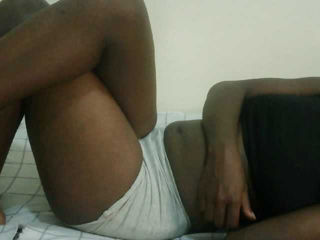 Prettyebony3 live cam on BongaCams