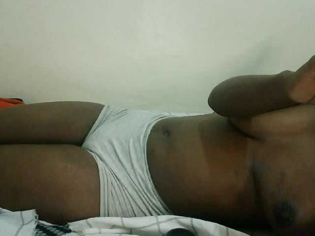 Prettyebony3 live cam on BongaCams