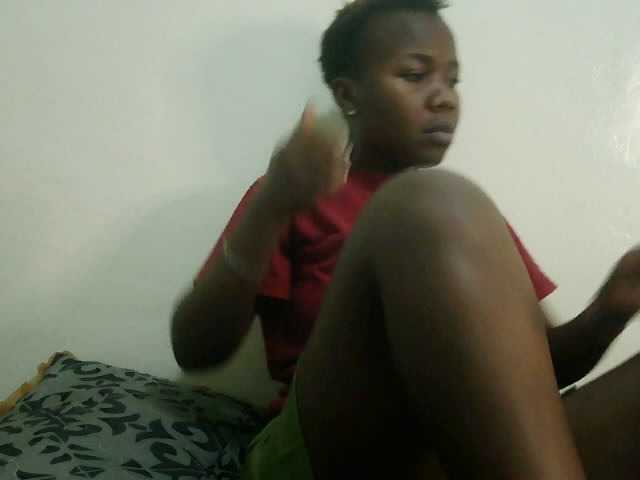 Prettyebony3 live cam on BongaCams
