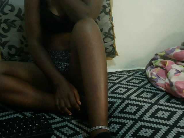 Prettyebony3 live cam on BongaCams